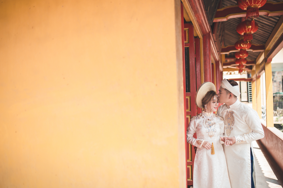 5 cách tạo dáng để chụp ảnh cưới với áo dài