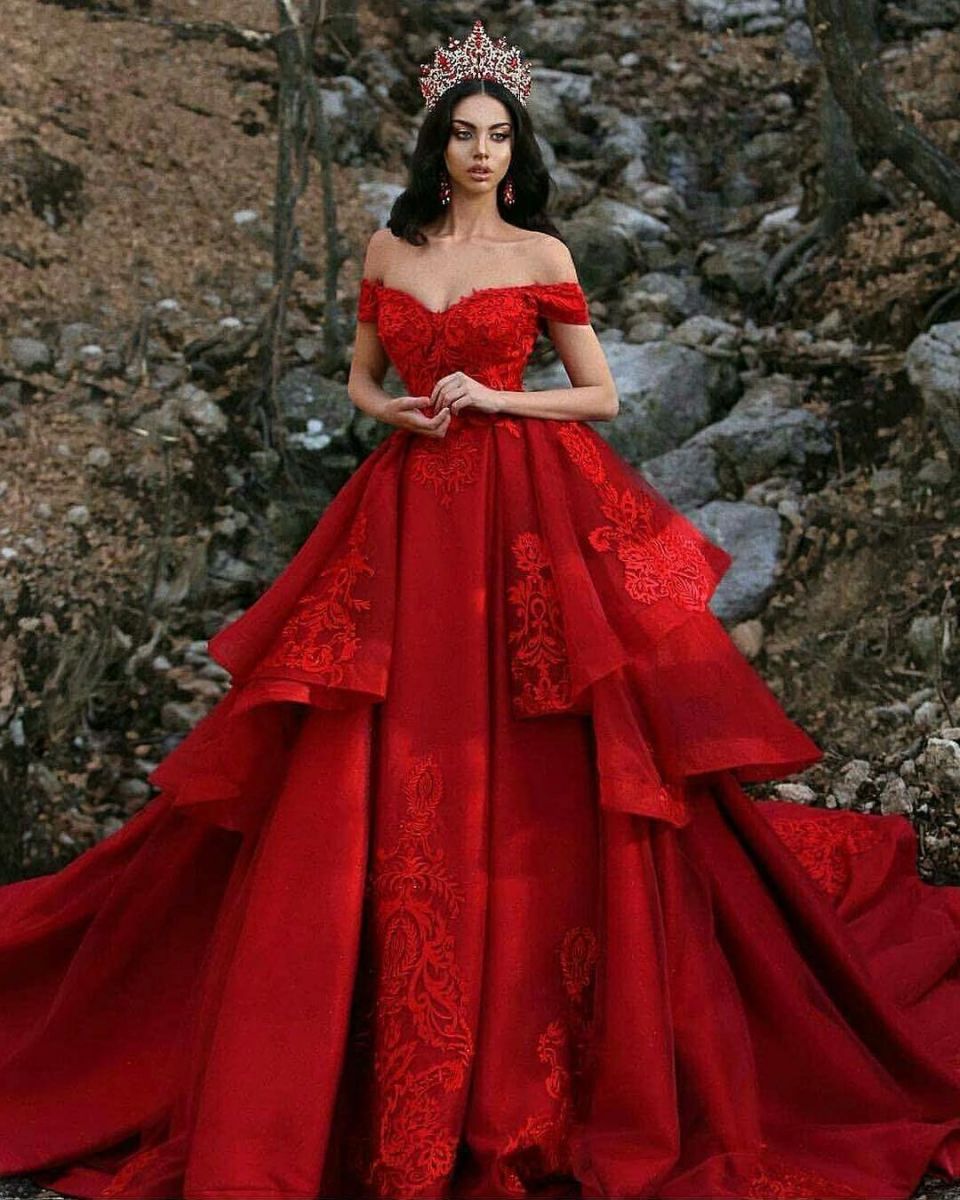 Váy cưới công chúa màu đỏ 1